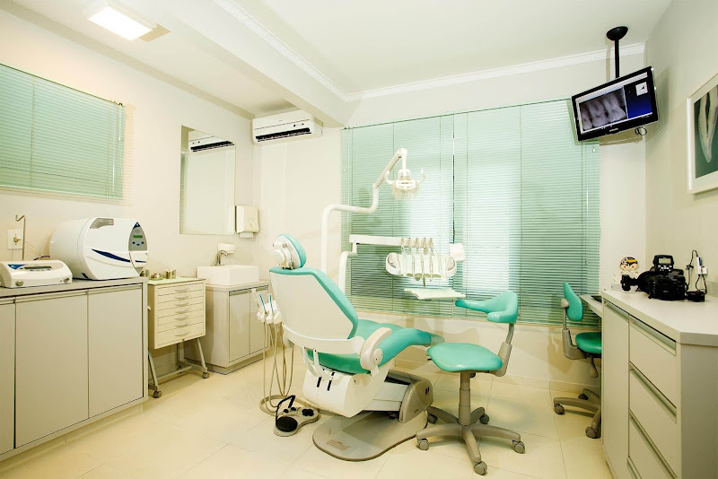 Foto 2 de Edgar Costa - Odontologia Estética Avançada