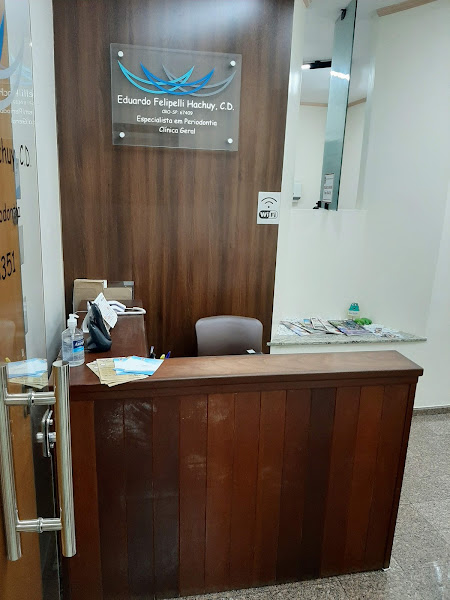 Foto 2 de Eduardo F. Hachuy, C.D. Periodontia