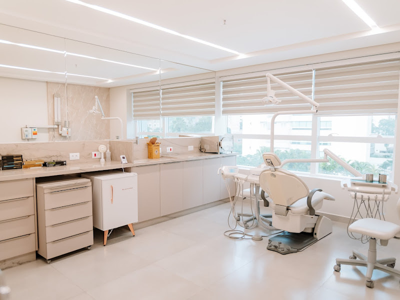 Foto 3 de Ellen Zarpellon Harmonização Orofacial