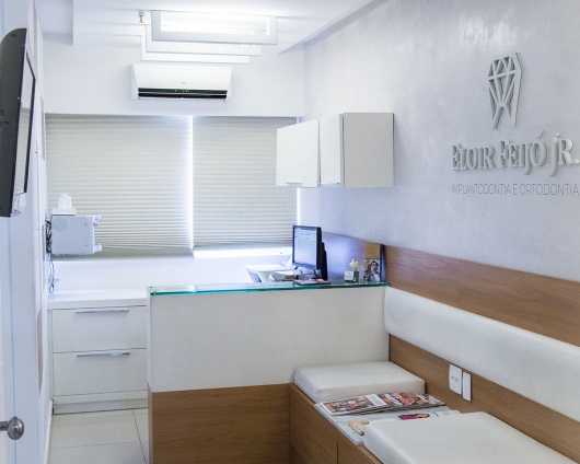 Foto 2 de Eloir Feijó Jr. - Implantodontia e Ortodontia