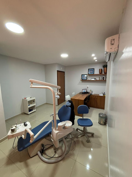 Foto 2 de EM Odontologia