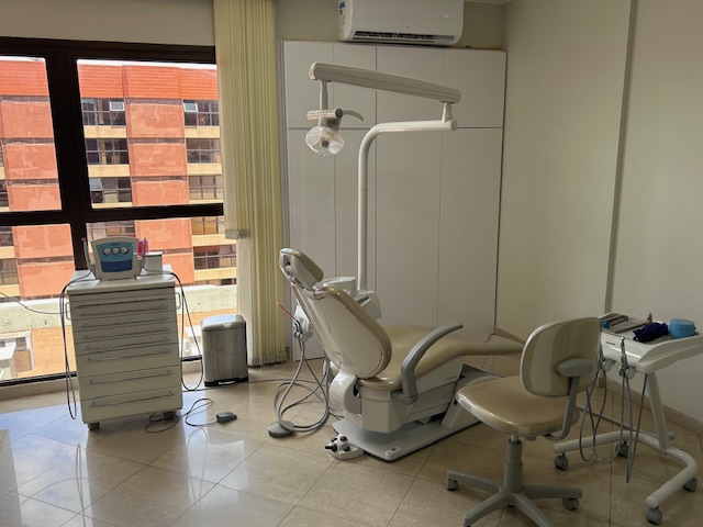 Foto 2 de EM Odontopediatria e Ortodontia