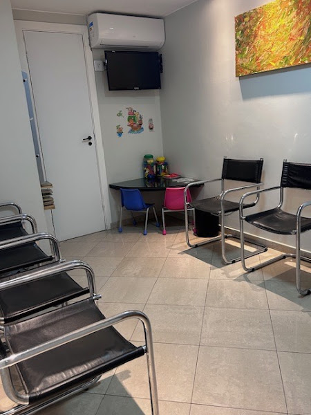 Foto 3 de EM Odontopediatria e Ortodontia