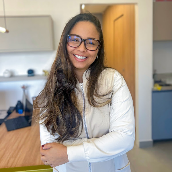 Foto 2 de Endodontista em Salvador - Dra Lidinês Moreira