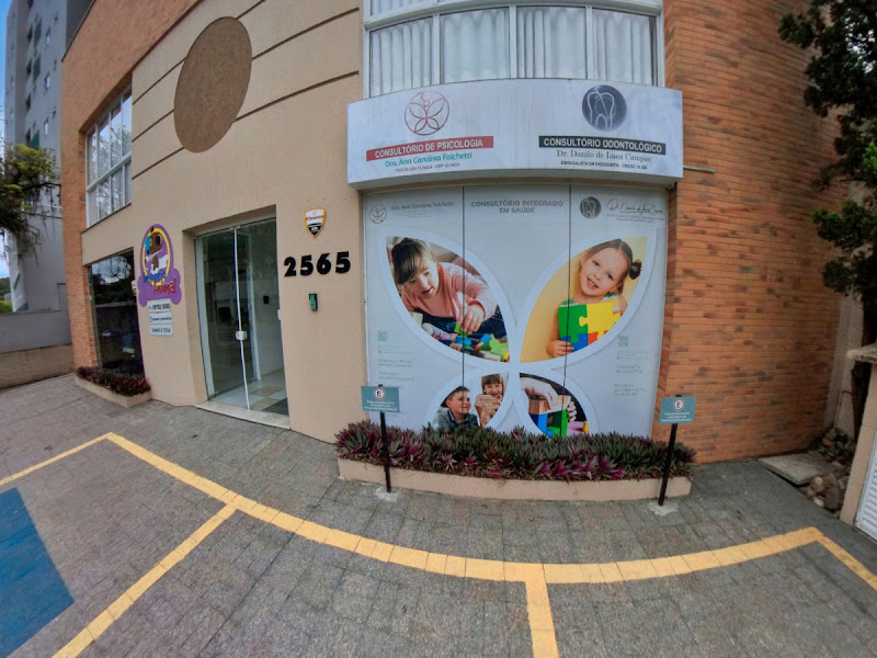Foto 2 de endodontista joinville - Dr. Danilo De Luca Campos | Tratamento de canal microscópio