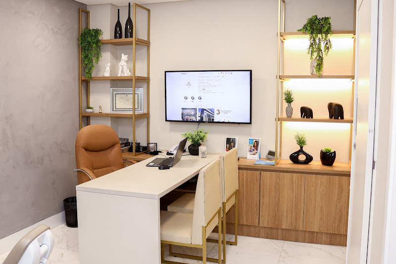 Foto 2 de Engel Odontologia Vix - Aparelho Invisalign em Vitória | Prótese Protocolo I Lente de Contato Dental l Implantes Dentários