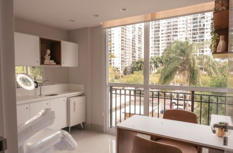 Foto 2 de Equipe Dra.Carol Campos: Harmonização do Glúteo ● Redução da Gordura Localizada e Celulite ● Rejuvenescimento Facial