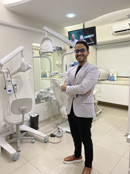 Foto 2 de Esdras Gomes - Dentista Recife