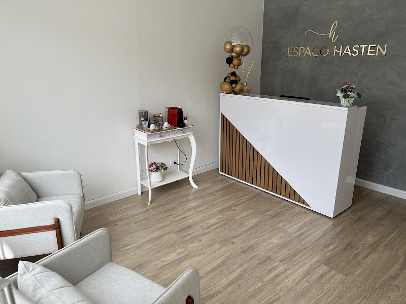 Foto 3 de Espaço Hasten - Clínica Estética Corporal & Facial - Mandaqui - Cílios - Depilação a Led