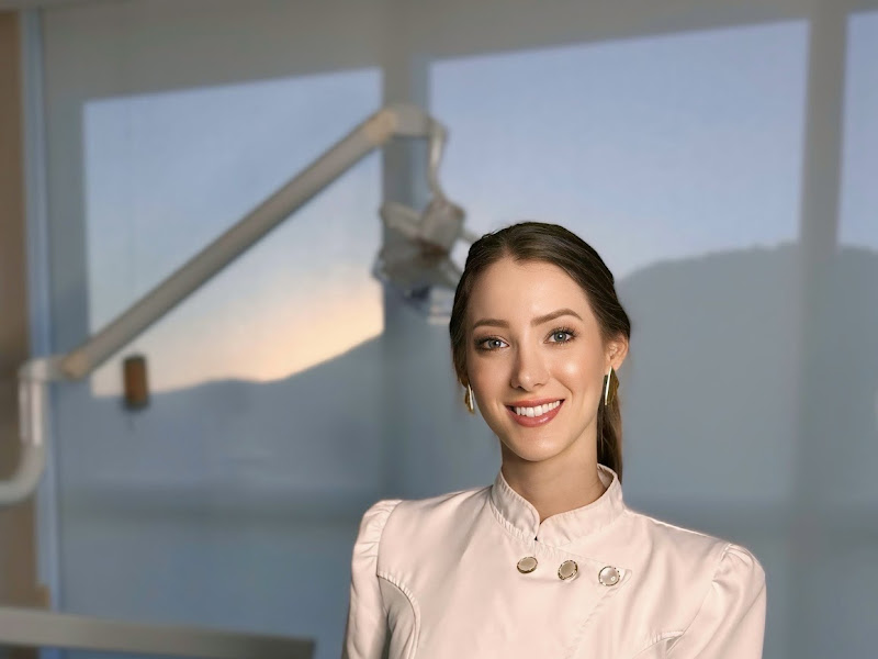 Foto de Especialista em DTM | Bruxismo | Dor Orofacial - Dra Bruna Liotto | Centro de Florianópolis