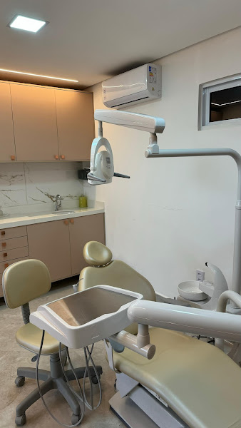 Foto 3 de Essence odontologia avançada Dra Ana Cecília sala 05