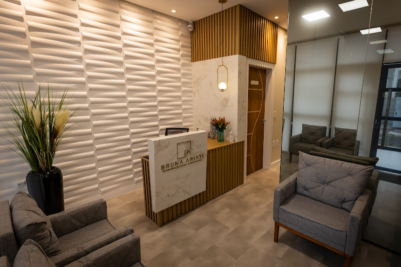 Foto 3 de Estética Avançada Dra. Bruna Ariati - Aplicação de Botox em Criciúma, Preenchimento, Harmonização Facial, Bichectomia