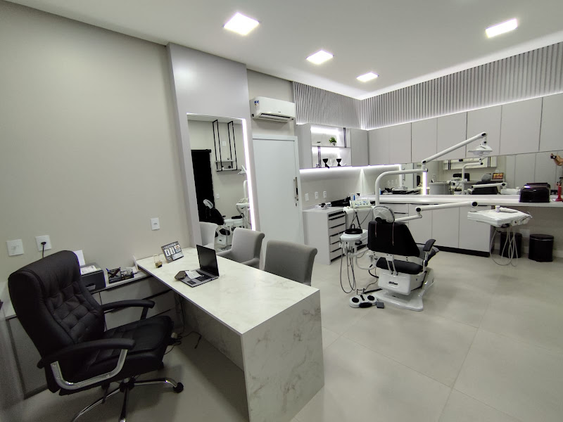 Foto 9 de Fabio Busnello Odontologia - Consultório odontológico em Ponta Grossa