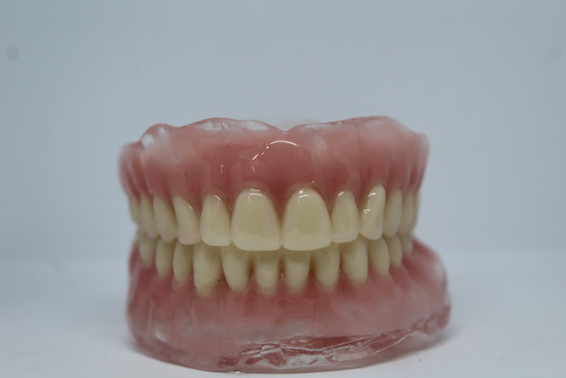 Foto 2 de Fábio Próteses Dentárias