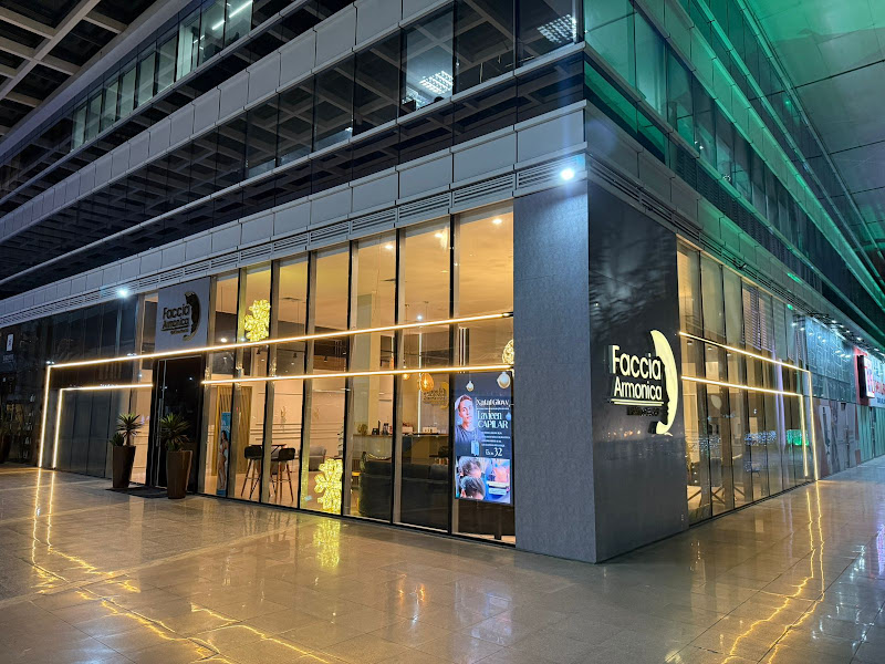 Foto 2 de Faccia Armonica - Barra da Tijuca - Harmonização Facial e Corporal