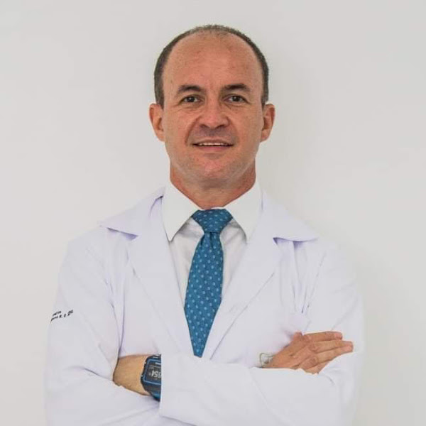 Foto 2 de Facetas e Clareamento Dental - Dr Fabiano Odontologia