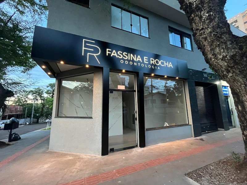 Foto 2 de Fassina e Rocha Odontologia - Botox - Preenchimento labial - Dentista em Maringá