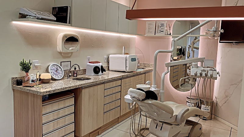 Foto 2 de FERNANDA CORRÊA Endodontia e Clínica em Santa Maria