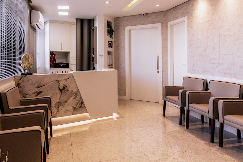 Foto 2 de Fernanda Rech - Implantes Dentários | Caxias do Sul - RS