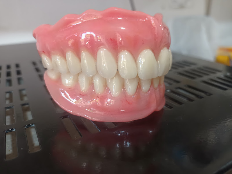 Foto de Fernando Almeida Prótese Dentária