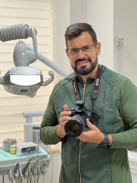 Foto 2 de FM Odontologia | Dentista Campo Grande Rj | Lentes de Resina | Implante dentário | Endodontia microscópio | Dr. Fabiano Môro