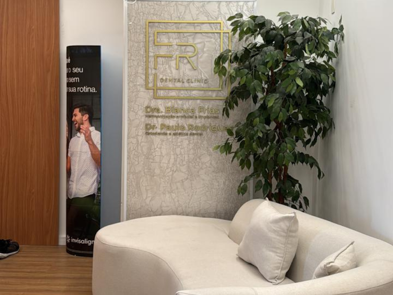 Foto 2 de FR Dental Clinic