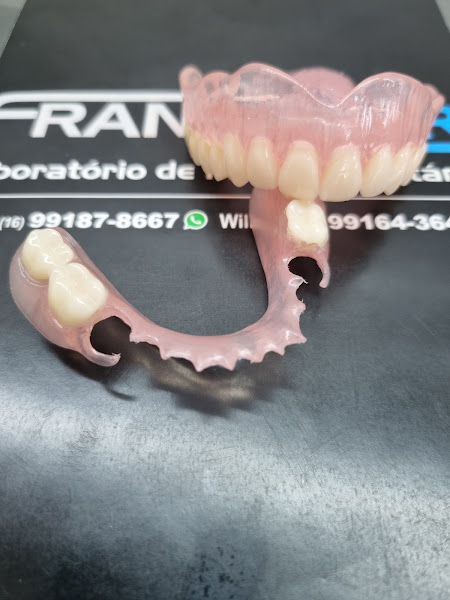 Foto 2 de FRANLAB /laboratório de prótese dentária