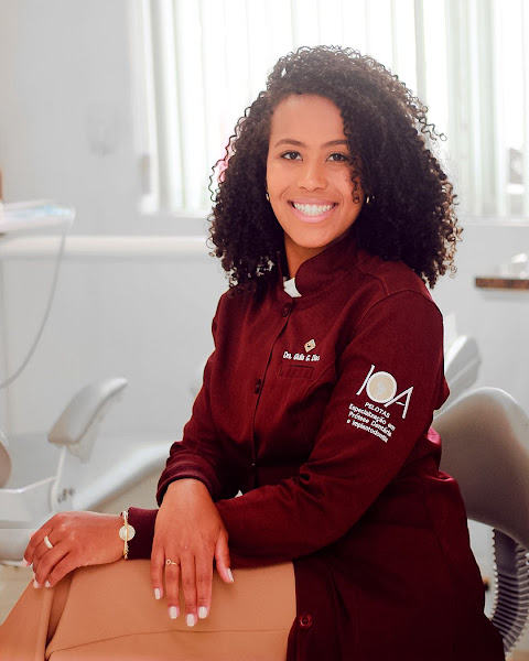 Foto 2 de Giulia Dias | Dentista