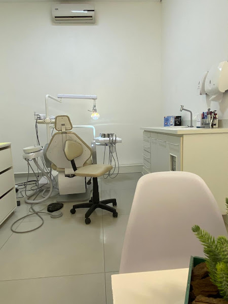Foto 3 de Gomes Barros Diamond Odontologia- Dentista em Franca