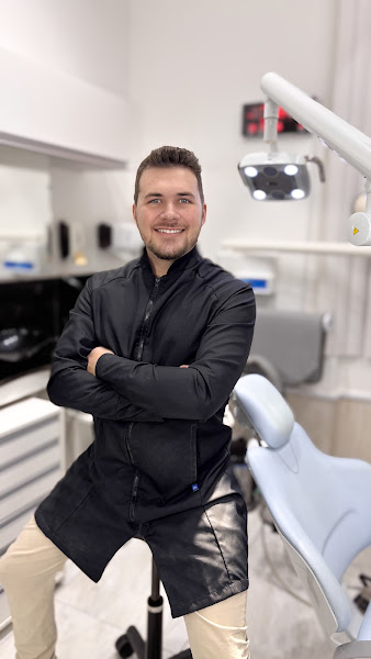 Foto 3 de Gustavo Longen - Cirurgião Dentista