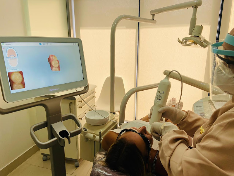 Foto 2 de HARMOCLIN - Odontologia Moderna