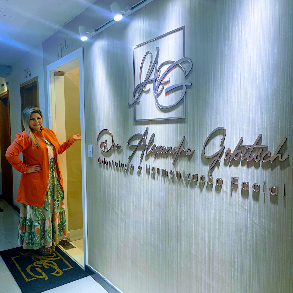 Foto 2 de Harmonização Facial - Dra. Alexandra Gobitsch