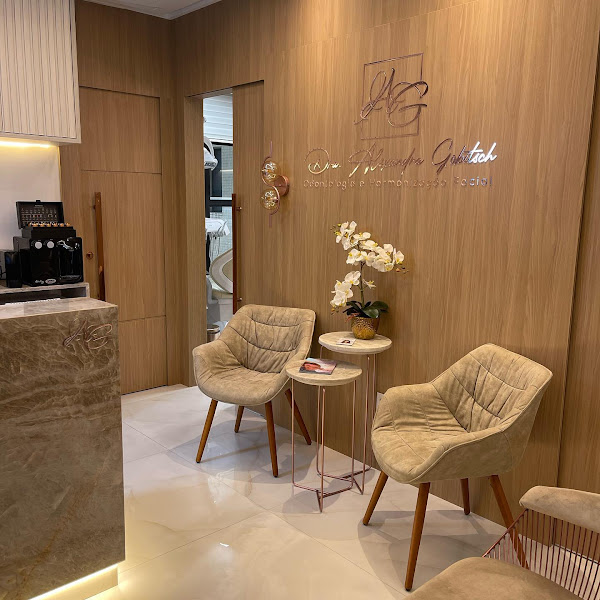 Foto 3 de Harmonização Facial - Dra. Alexandra Gobitsch