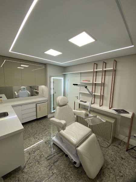 Foto 2 de Harmonização Facial | Dra. Lilian Santo | Estética Facial