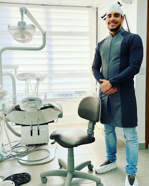 Foto 3 de HEAL Studio de Ortodontia - Dr. Heryk Philip