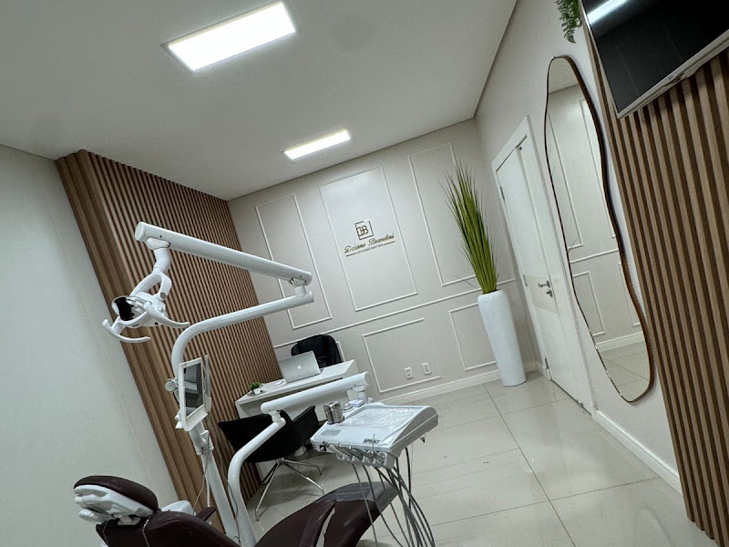 Foto 2 de Héllen V. Dalla Costa- Dentista