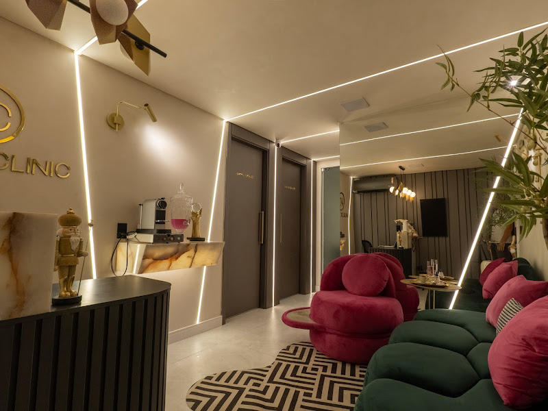 Foto de Hully Clinic | Especialista em Harmonização OroFacial | Protocolos de Rejuvenescimento Exclusivos