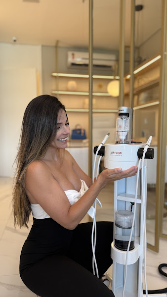 Foto 2 de HYMY ODONTOLOGIA | DENTISTA NA BARRA DA TIJUCA - RJ | DRA. FLAVIA CRISTINE | FACETAS EM PORCELANAS | INVISALING | AIRFLOW