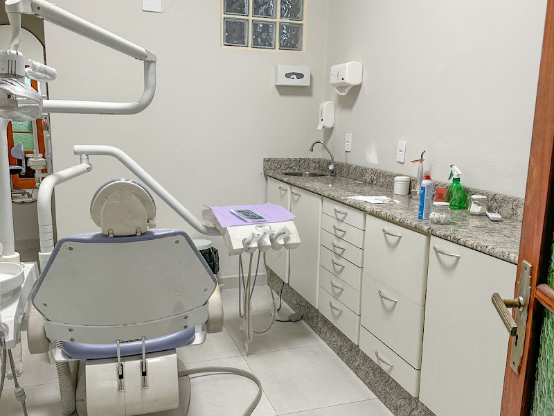 Foto 10 de IDC - Dentista no Floresta | Implantes e Prótese Protocolo em BH
