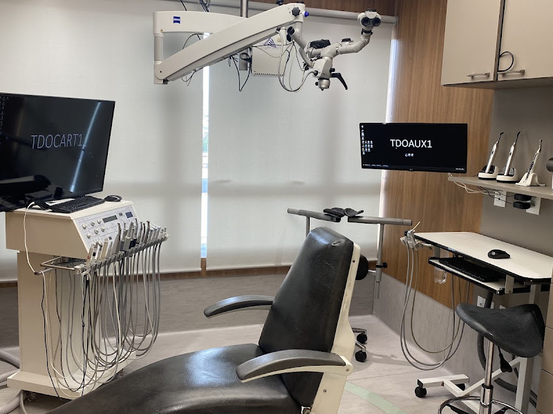 Foto de iEndo - Instituto de Endodontia, Microscopia e Tomografia. Dr. Patrick Baltieri
