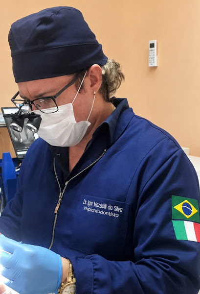 Foto 2 de Igor Mazziolli Odontologia | Dentista em Rio das Ostras