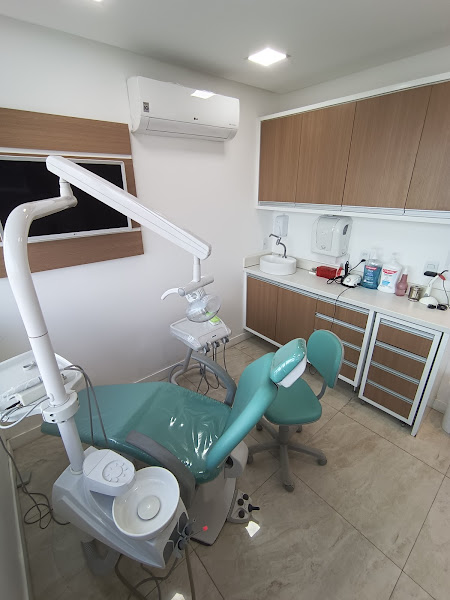 Foto 3 de Iluminatti Odontologia Especializada - Endodontia| Odontopediatria| Ortodontia| Periodontia| Implante em Feira de Santana