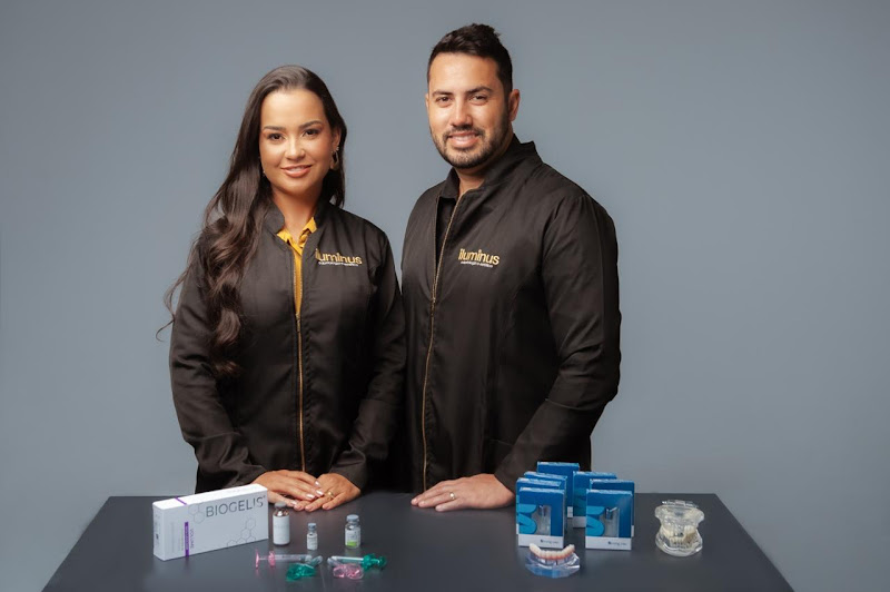 Foto 2 de Iluminus Odontologia e Estética - Rinomodelação Definitiva