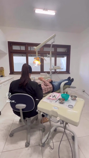 Foto 3 de IMPLAG - Implantes Dentários Guiados Sem Corte Bigorrilho