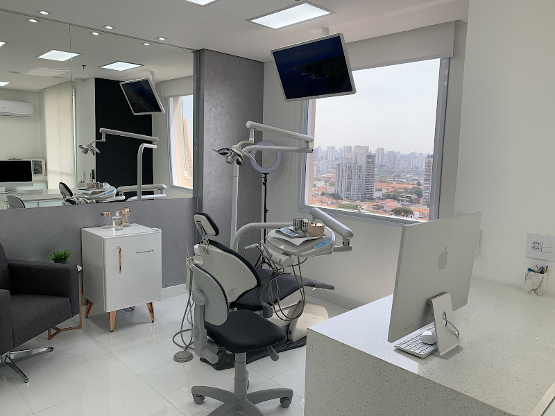 Foto 3 de Implante Dentário