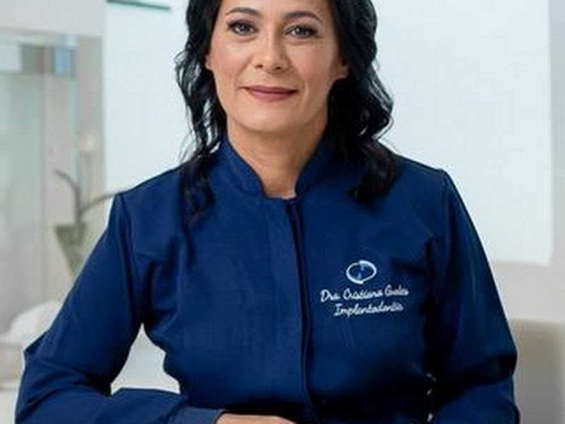 Foto de Implante Dentário Cristiana Guedes | Implante Cerâmico | Odontologia Biológica