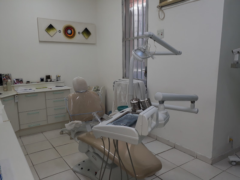 Foto 2 de Implante Dentário - Drº Marcos Sérvio