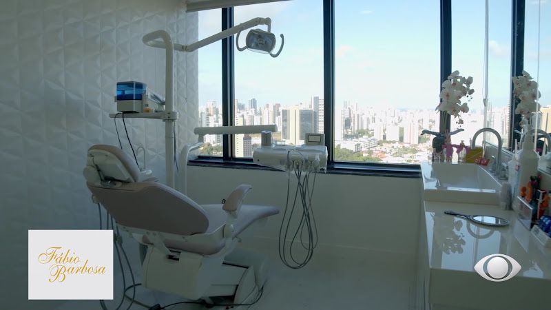 Foto 3 de Implante Dentário em Salvador