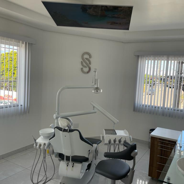 Foto 2 de Implantes Dentários | Aparelhos | Dentista | Odonto Select Odontologia | Campo Largo - PR