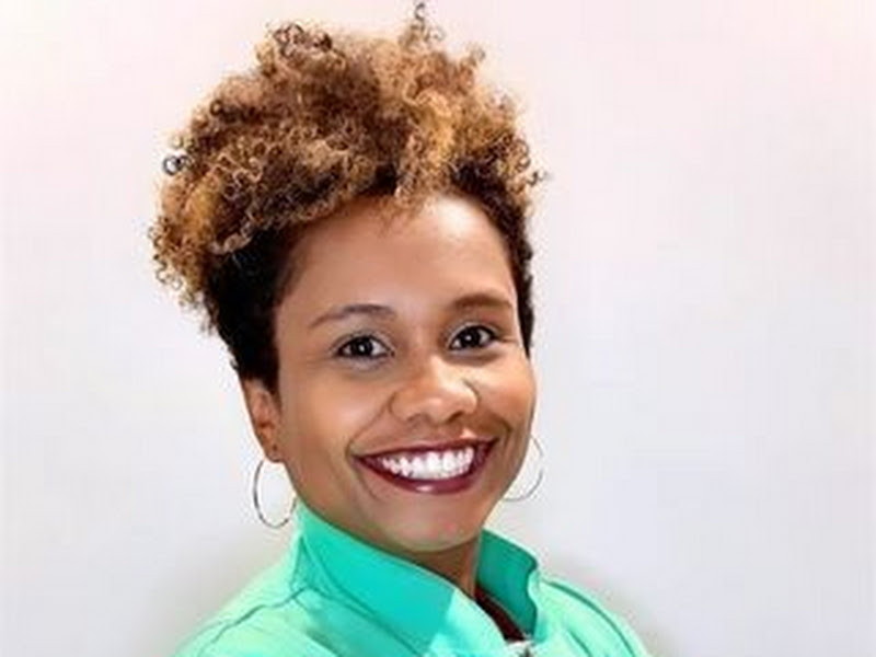 Foto 10 de Implantes Dentários Com Sedação | Dra. Camila Moreira Moreira